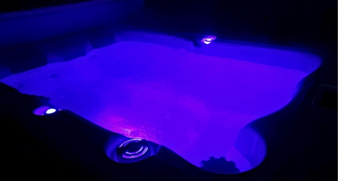La suite de charme du Mas de la Fontaine de Jonquier avec SPA privatif Séguret Extérieur photo