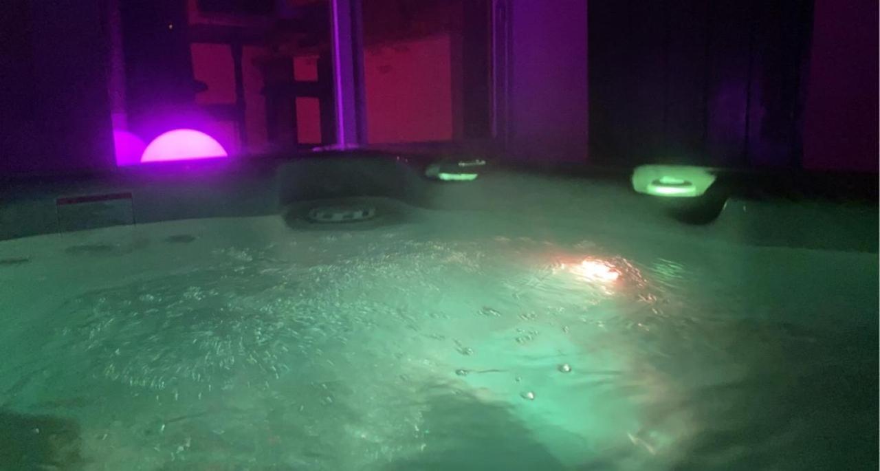 La suite de charme du Mas de la Fontaine de Jonquier avec SPA privatif Séguret Extérieur photo