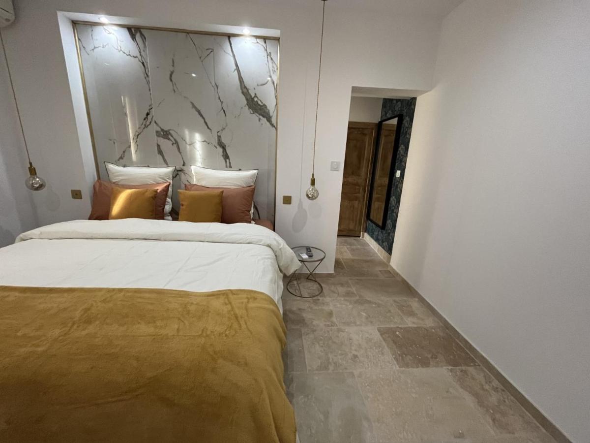 La suite de charme du Mas de la Fontaine de Jonquier avec SPA privatif Séguret Extérieur photo