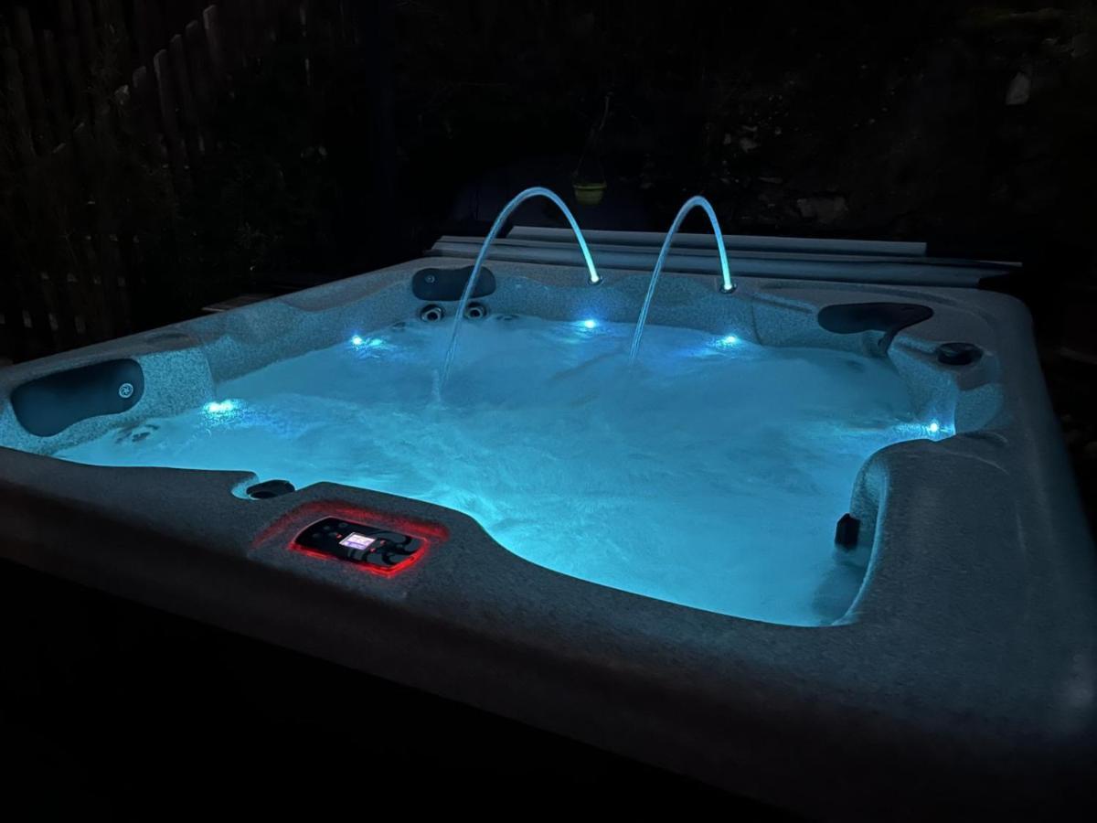 La suite de charme du Mas de la Fontaine de Jonquier avec SPA privatif Séguret Extérieur photo