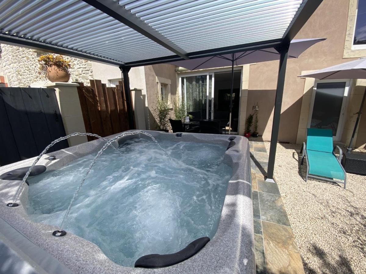 La suite de charme du Mas de la Fontaine de Jonquier avec SPA privatif Séguret Extérieur photo